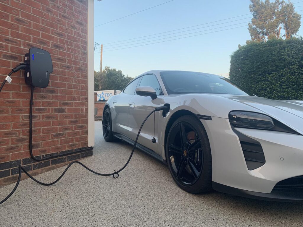 arrowtec-electric-battery-car-charge-at-ev-station